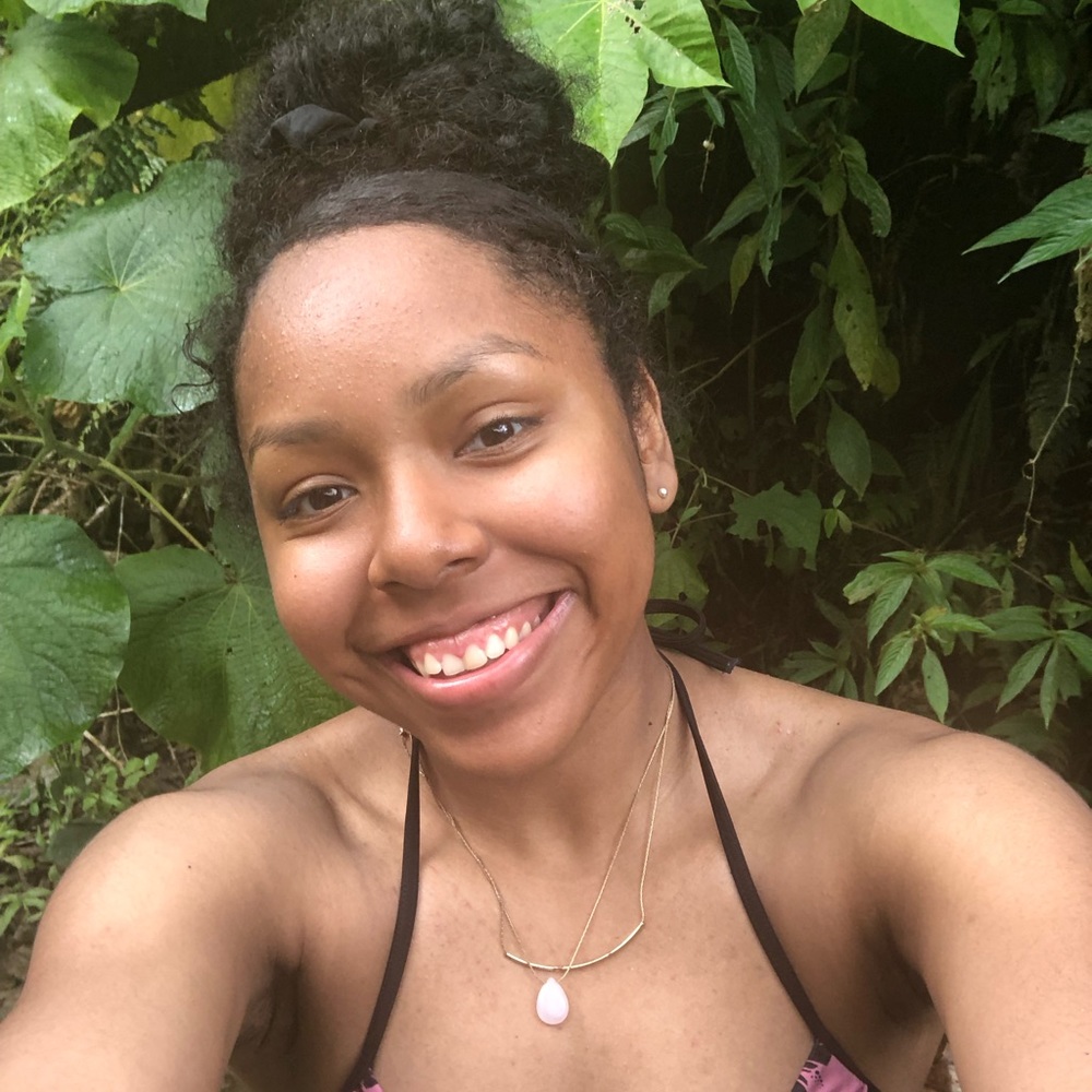 Meet your Posher, Alexis